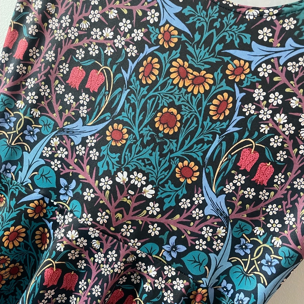 Blackmilk Clothing BLACKTHORN CAP SLEEVE POCKET MIDI DRESS - LIMITED Size Small - Picture 4 of 6